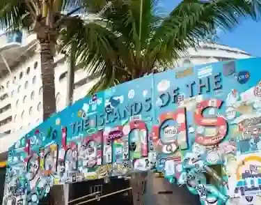 Colorful Bahamas mural on a Nassau tour